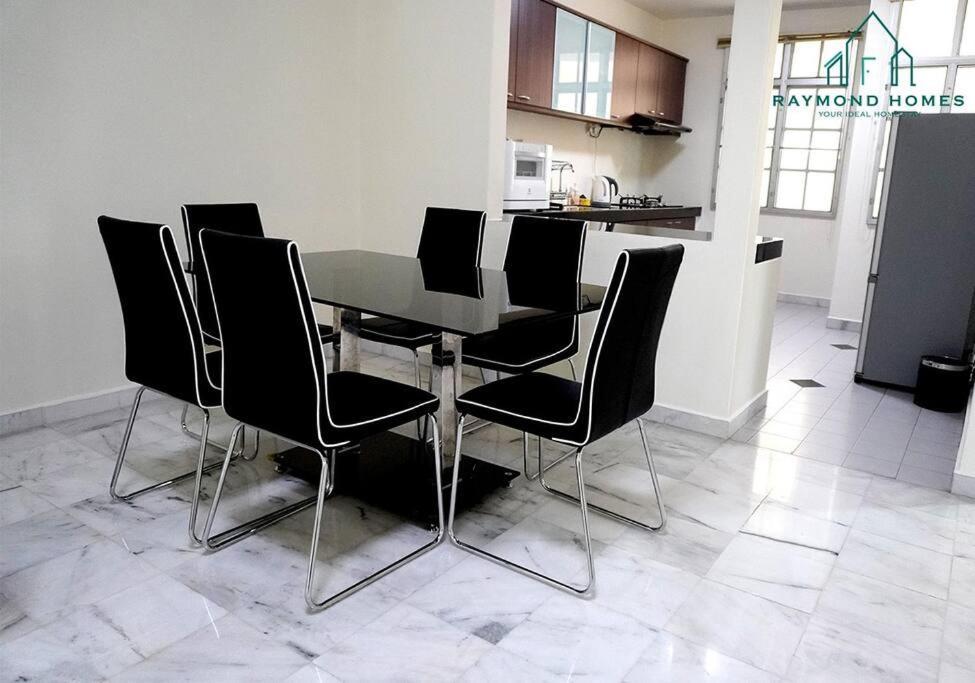 99 Kelawei Apartment George Town Exterior photo