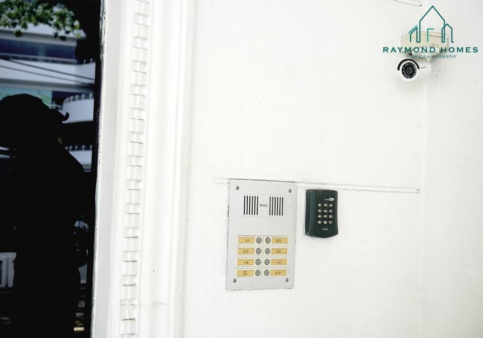99 Kelawei Apartment George Town Exterior photo