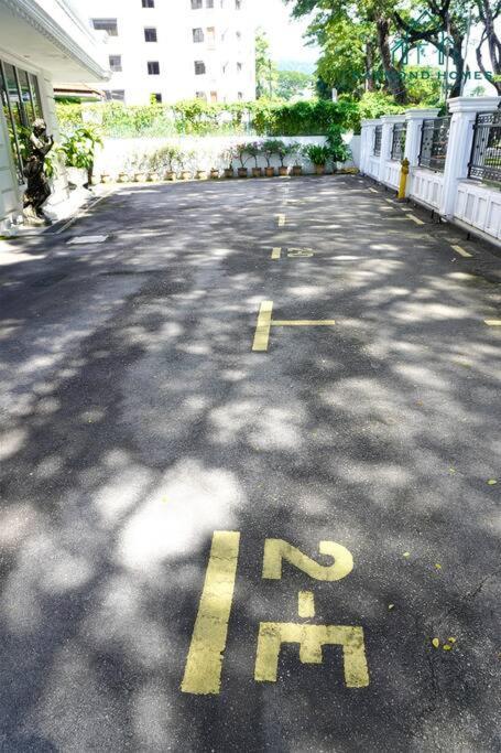 99 Kelawei Apartment George Town Exterior photo