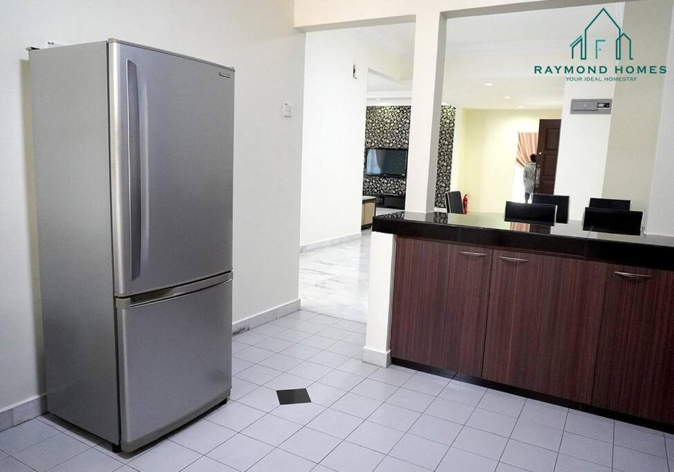 99 Kelawei Apartment George Town Exterior photo