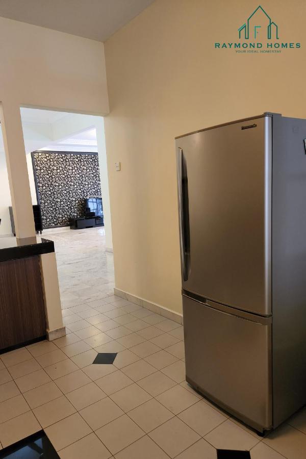 99 Kelawei Apartment George Town Exterior photo