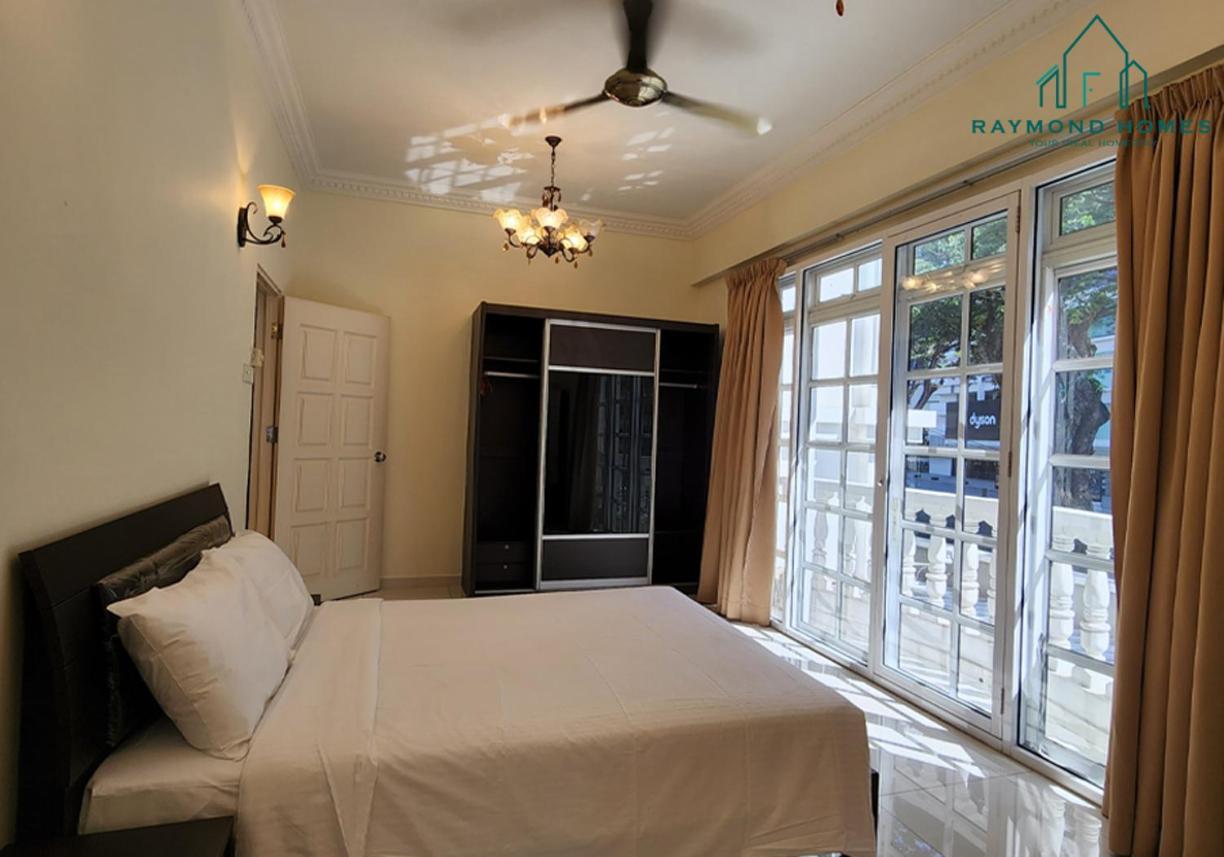 99 Kelawei Apartment George Town Exterior photo